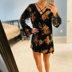 Gorgeous long sleeved dress!